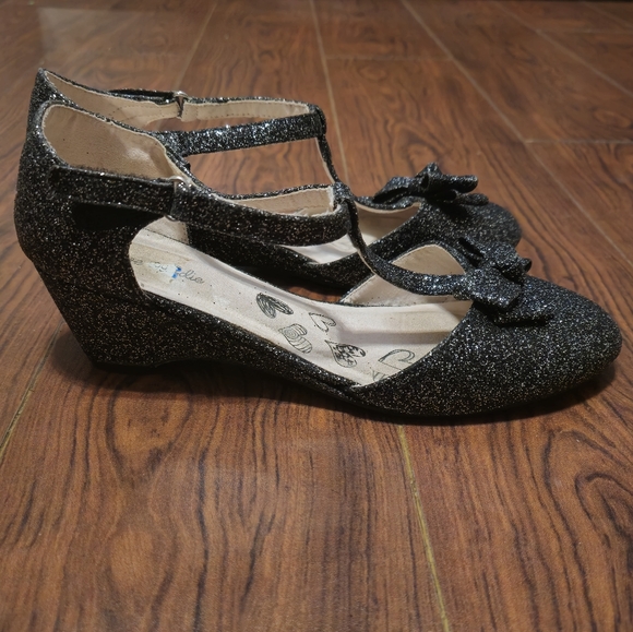 Black and silver glitter heels size 6y - Picture 3 of 7
